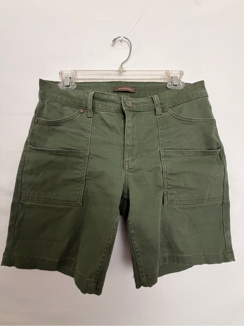 Bit & Bridle Women’s Olive Green Utility Shorts Size 8 (A847)